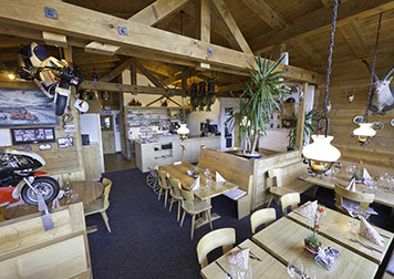 Bildbeschreibung: Restaurant mit Empfangsbereich und Bikers Corner.